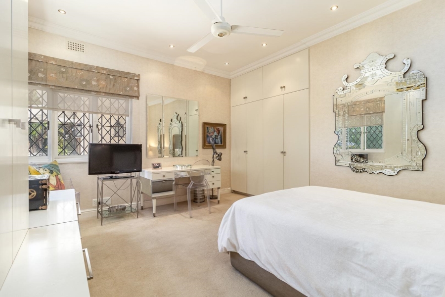 To Let 4 Bedroom Property for Rent in Fresnaye Western Cape